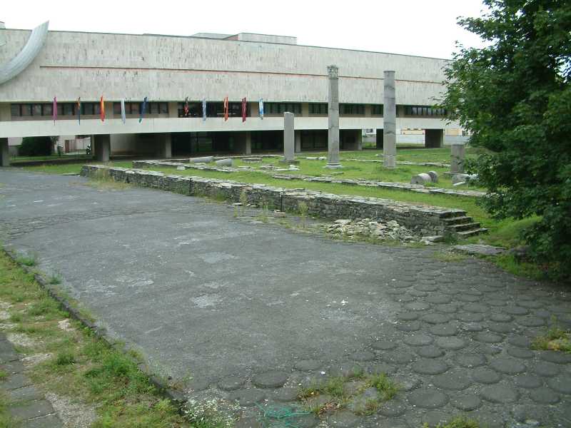 001.jpg